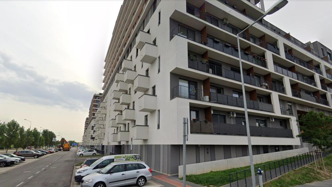 Апартаменти 1 With Terrace, Slnecnice, 18b Братислава