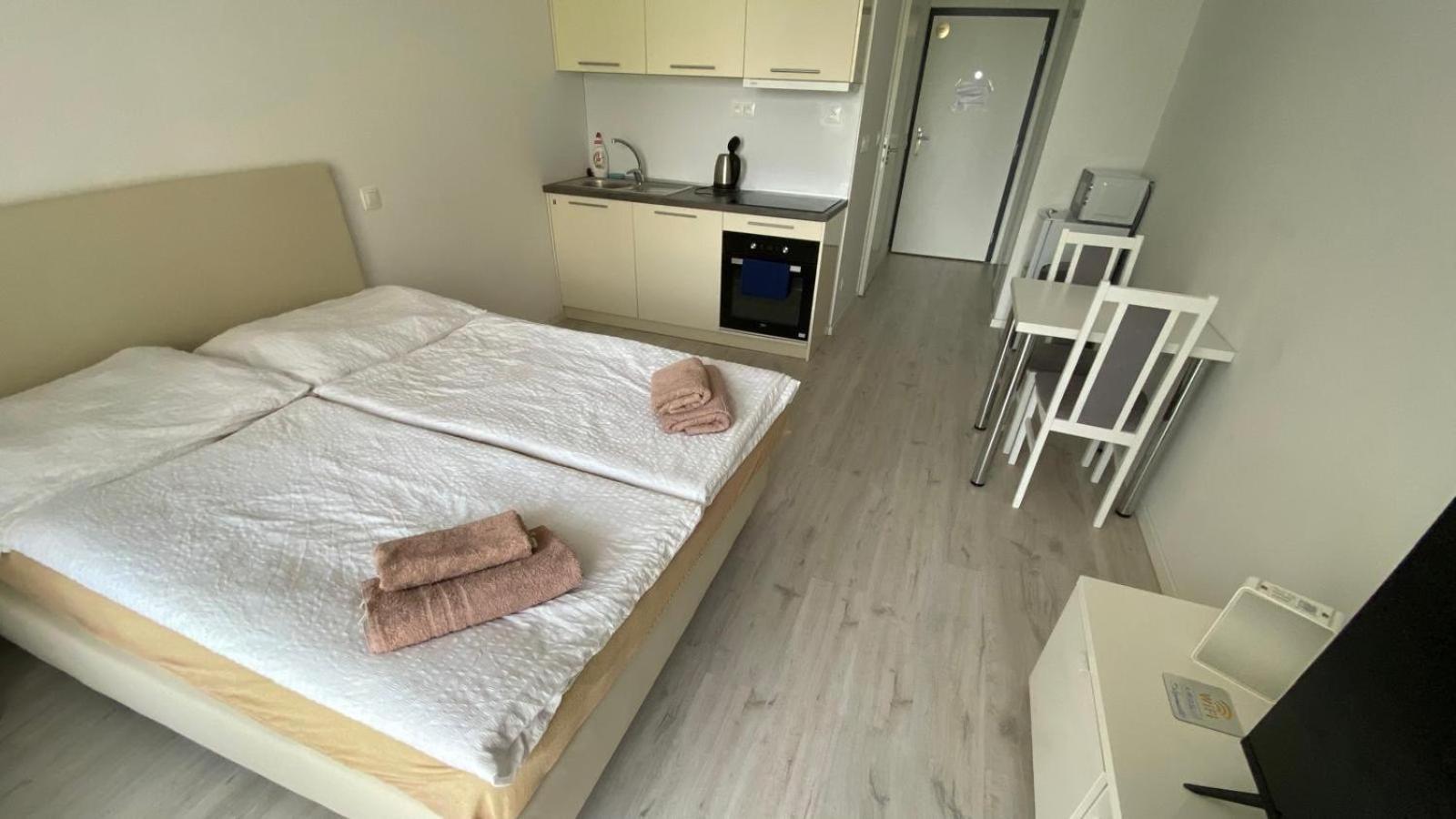 Апартаменти 1 With Terrace, Slnecnice, 18b